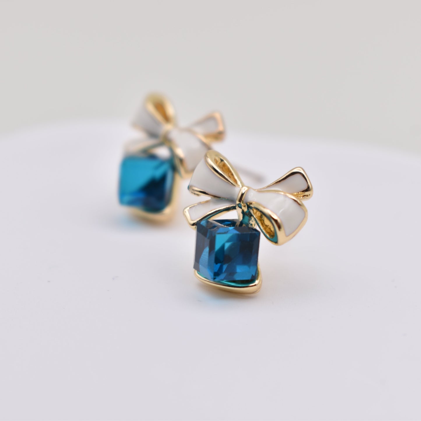 Blue Zircon Bow Stud Earrings E1-14