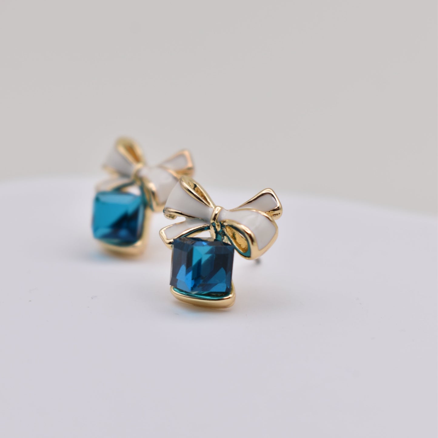 Blue Zircon Bow Stud Earrings E1-14